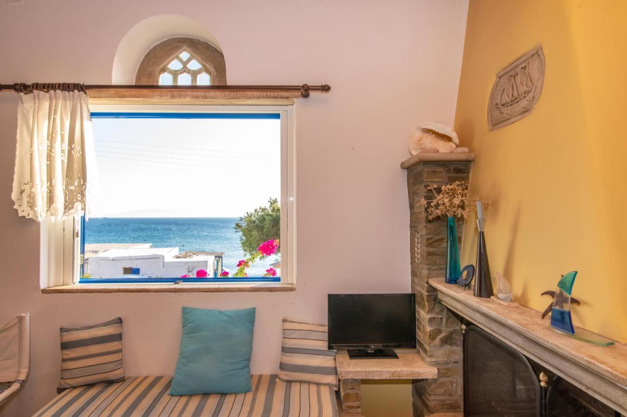 Traditional House By The Sea Istérnia Exterior foto