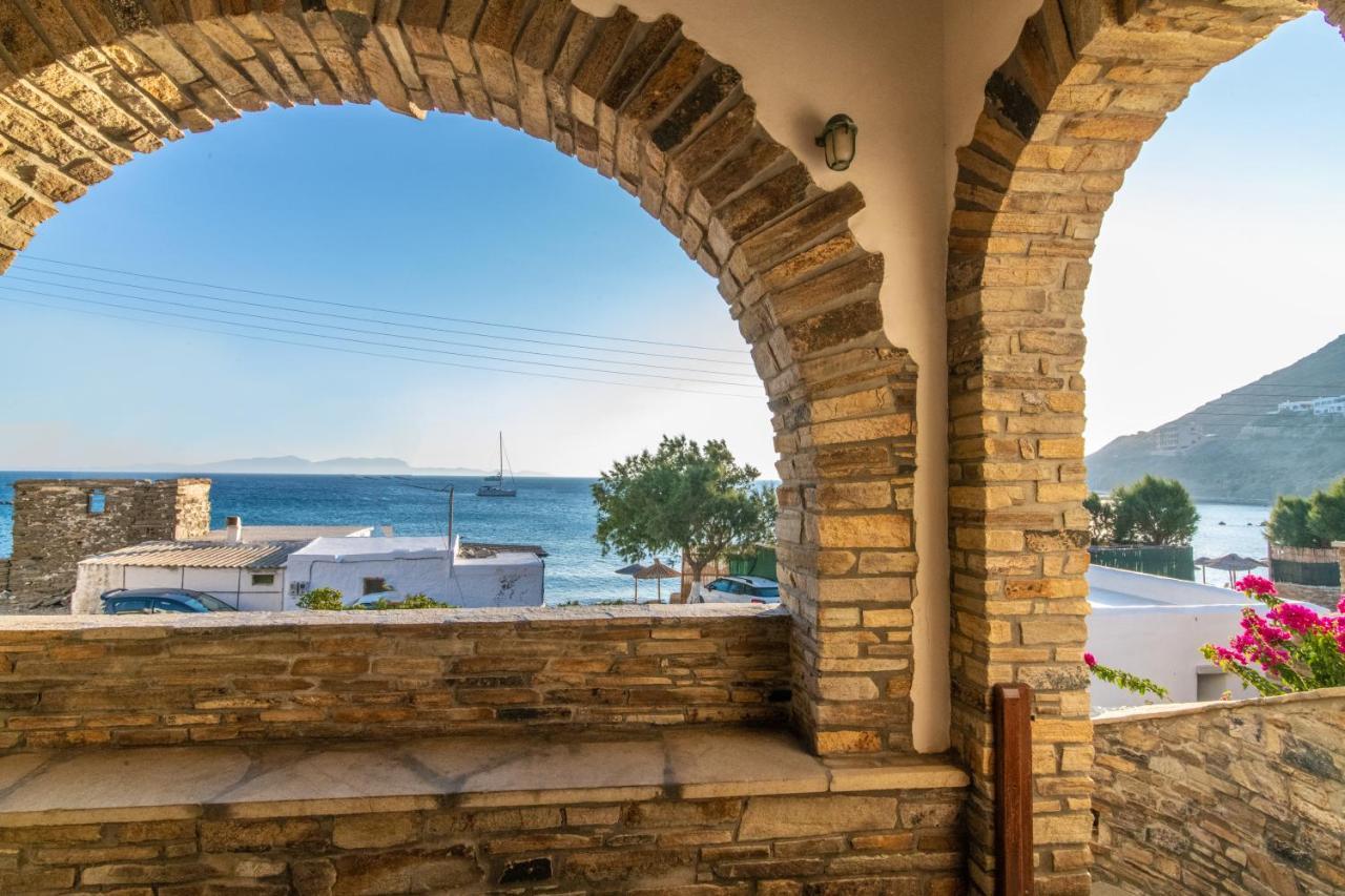 Traditional House By The Sea Istérnia Exterior foto